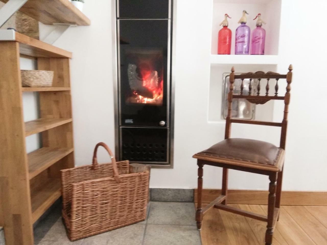Living In History - Modern Country Cottage ドゥーデルドルフ エクステリア 写真